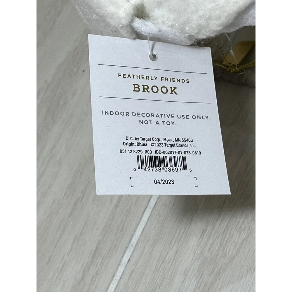 Wondershop‎ Featherly Friends Brook Bird Figure White Hat  2023 Xmas